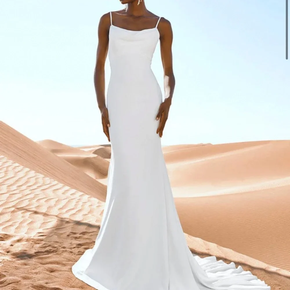 Pronovias Garni - Picture 1 of 6